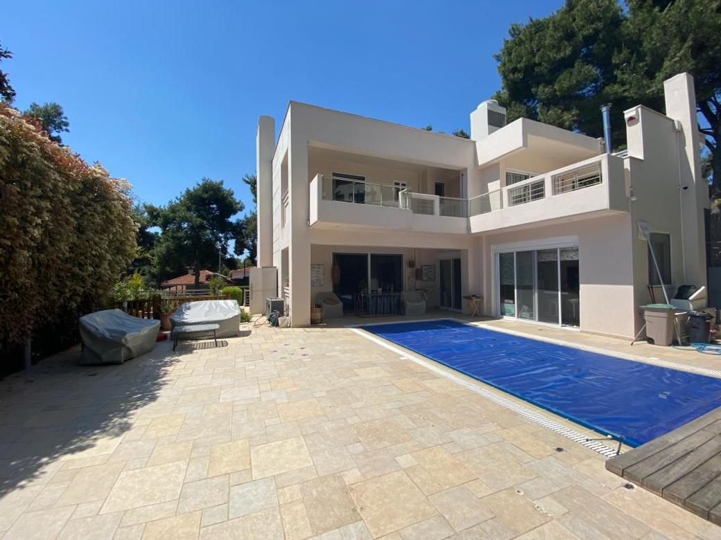 Two-storey maisonette