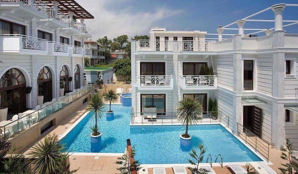 4* Operating Hotel, 19 rooms